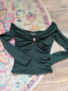 Abercrombie & Fitch Off-Shoulder Ruched Long Sleeve Top